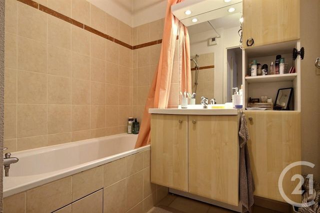 Appartement F2 à vendre - 2 pièces - 42.0 m2 - VENDOME - 41 - CENTRE - Century 21 Girault Immobilier Appartement F2 à vendre - 2 pièces - 42.0 m2 - VENDOME - 41 - CENTRE - Century 21 Girault Immobilier