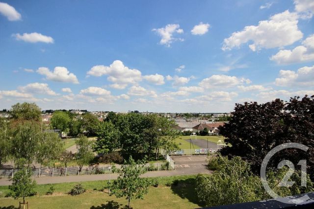 Appartement F4 à vendre - 4 pièces - 72.0 m2 - BLOIS - 41 - CENTRE - Century 21 Girault Immobilier Appartement F4 à vendre - 4 pièces - 72.0 m2 - BLOIS - 41 - CENTRE - Century 21 Girault Immobilier