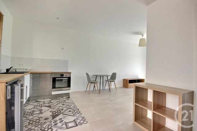 maison à louer - 2 pièces - 42.0 m2 - VILLEBAROU - 41 - CENTRE - Century 21 Girault Immobilier maison à louer - 2 pièces - 42.0 m2 - VILLEBAROU - 41 - CENTRE - Century 21 Girault Immobilier