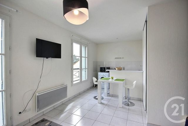 Appartement F1 à louer - 1 pièce - 22.14 m2 - BLOIS - 41 - CENTRE - Century 21 Girault Immobilier Appartement F1 à louer - 1 pièce - 22.14 m2 - BLOIS - 41 - CENTRE - Century 21 Girault Immobilier