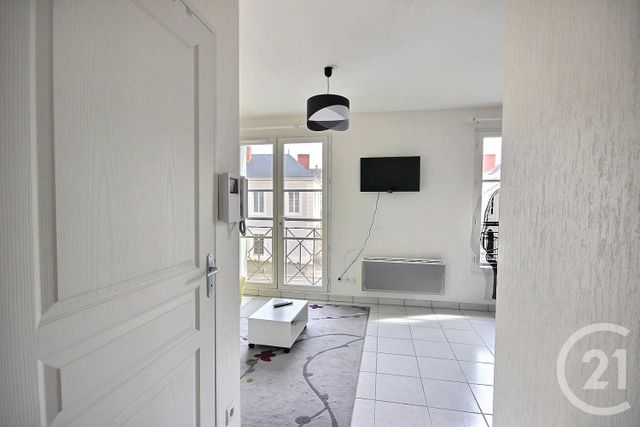 Appartement F1 à louer - 1 pièce - 22.14 m2 - BLOIS - 41 - CENTRE - Century 21 Girault Immobilier Appartement F1 à louer - 1 pièce - 22.14 m2 - BLOIS - 41 - CENTRE - Century 21 Girault Immobilier
