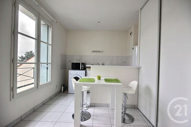 Appartement F1 à louer - 1 pièce - 22.14 m2 - BLOIS - 41 - CENTRE - Century 21 Girault Immobilier Appartement F1 à louer - 1 pièce - 22.14 m2 - BLOIS - 41 - CENTRE - Century 21 Girault Immobilier