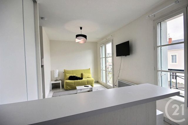 Appartement F1 à louer - 1 pièce - 22.14 m2 - BLOIS - 41 - CENTRE - Century 21 Girault Immobilier Appartement F1 à louer - 1 pièce - 22.14 m2 - BLOIS - 41 - CENTRE - Century 21 Girault Immobilier