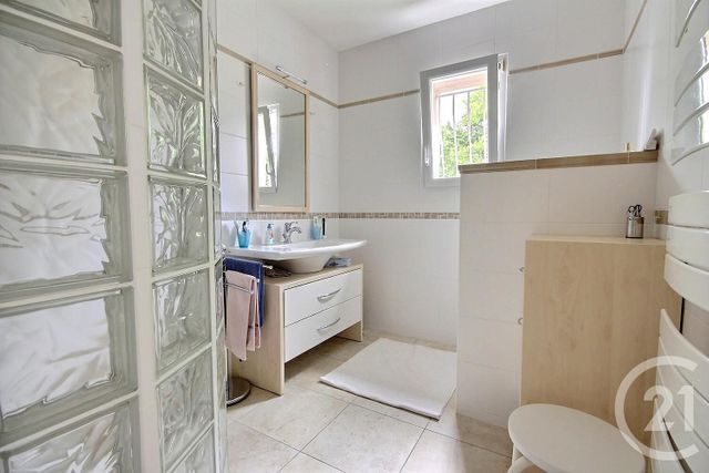 Afficher la photo en grand maison à vendre - 9 pièces - 241.0 m2 - VEUZAIN SUR LOIRE - 41 - CENTRE - Century 21 Girault Immobilier