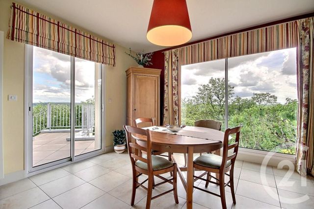 Afficher la photo en grand maison à vendre - 9 pièces - 241.0 m2 - VEUZAIN SUR LOIRE - 41 - CENTRE - Century 21 Girault Immobilier