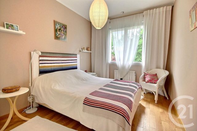 Afficher la photo en grand maison à vendre - 9 pièces - 241.0 m2 - VEUZAIN SUR LOIRE - 41 - CENTRE - Century 21 Girault Immobilier