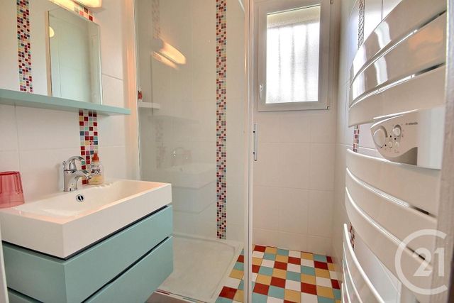 Afficher la photo en grand maison à vendre - 9 pièces - 241.0 m2 - VEUZAIN SUR LOIRE - 41 - CENTRE - Century 21 Girault Immobilier