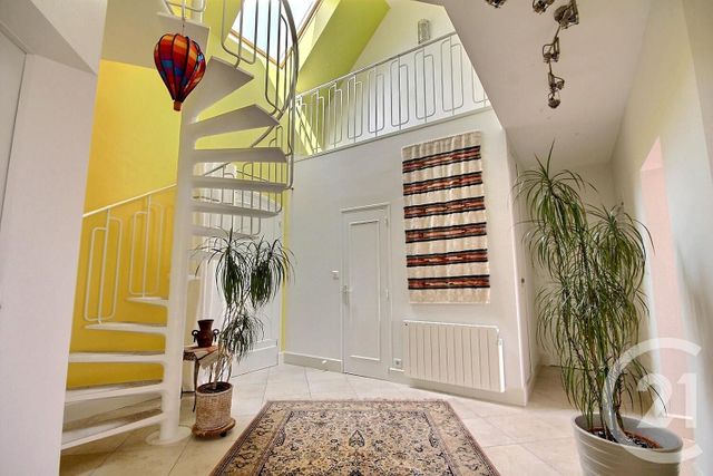 Afficher la photo en grand maison à vendre - 9 pièces - 241.0 m2 - VEUZAIN SUR LOIRE - 41 - CENTRE - Century 21 Girault Immobilier