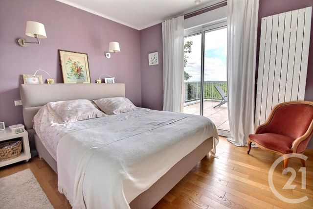 Afficher la photo en grand maison à vendre - 9 pièces - 241.0 m2 - VEUZAIN SUR LOIRE - 41 - CENTRE - Century 21 Girault Immobilier