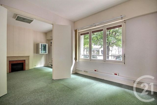 Afficher la photo en grand immeuble à vendre - 197.0 m2 - BLOIS - 41 - CENTRE - Century 21 Girault Immobilier