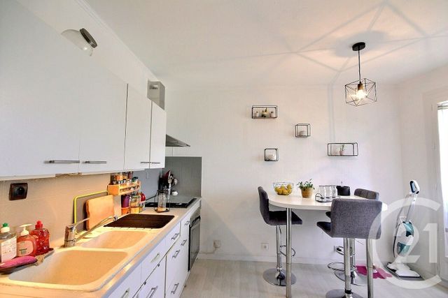 Appartement F4 à vendre - 4 pièces - 94.0 m2 - BLOIS - 41 - CENTRE - Century 21 Girault Immobilier