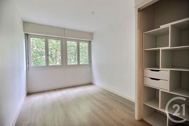 Afficher la photo en grand Appartement F3 à louer - 3 pièces - 58.0 m2 - BLOIS - 41 - CENTRE - Century 21 Girault Immobilier
