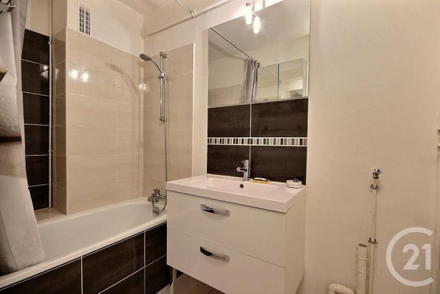 Afficher la photo en grand Appartement F3 à louer - 3 pièces - 58.0 m2 - BLOIS - 41 - CENTRE - Century 21 Girault Immobilier