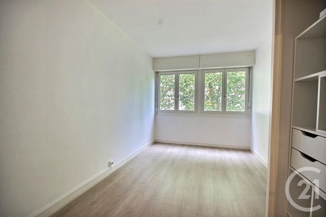 Afficher la photo en grand Appartement F3 à louer - 3 pièces - 58.0 m2 - BLOIS - 41 - CENTRE - Century 21 Girault Immobilier