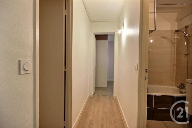 Afficher la photo en grand Appartement F3 à louer - 3 pièces - 58.0 m2 - BLOIS - 41 - CENTRE - Century 21 Girault Immobilier