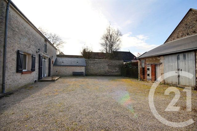 maison à louer - 4 pièces - 138.0 m2 - LA CHAPELLE ST MARTIN EN PLAINE - 41 - CENTRE - Century 21 Girault Immobilier