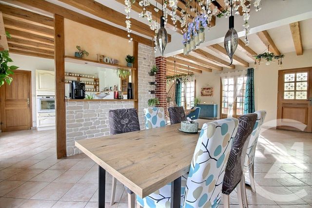 maison à vendre - 7 pièces - 170.0 m2 - LA FERTE ST CYR - 41 - CENTRE - Century 21 Girault Immobilier