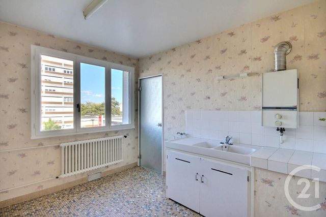 Appartement T4 à louer - 4 pièces - 77.29 m2 - BLOIS - 41 - CENTRE - Century 21 Girault Immobilier