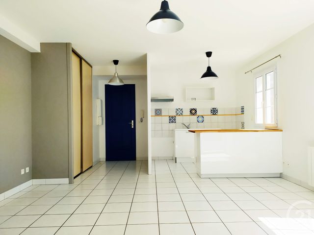 Appartement à louer - 2 pièces - 45.9 m2 - COUR CHEVERNY - 41 - CENTRE - Century 21 Girault Immobilier