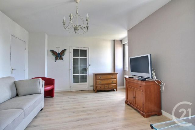 Appartement Studio à louer - 1 pièce - 33.0 m2 - BLOIS - 41 - CENTRE - Century 21 Girault Immobilier