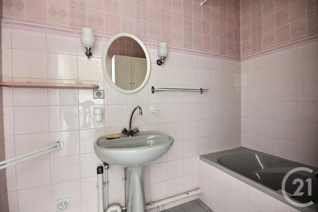 Appartement Studio à louer - 1 pièce - 33.0 m2 - BLOIS - 41 - CENTRE - Century 21 Girault Immobilier