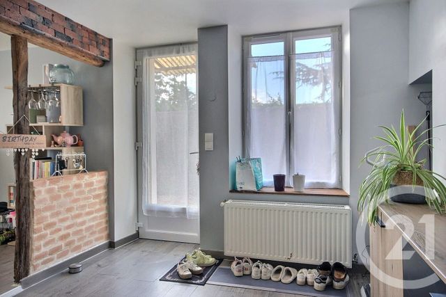 maison à louer - 3 pièces - 78.0 m2 - OUCQUES LA NOUVELLE - 41 - CENTRE - Century 21 Girault Immobilier