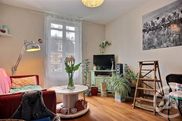 Appartement F1 à louer - 2 pièces - 40.0 m2 - MER - 41 - CENTRE - Century 21 Girault Immobilier