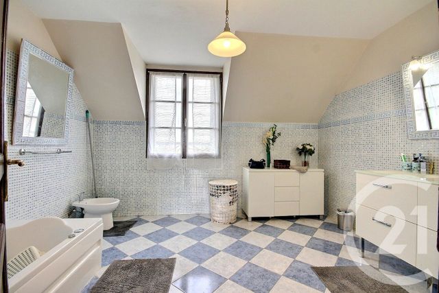 maison à vendre - 6 pièces - 215.0 m2 - MENARS - 41 - CENTRE - Century 21 Girault Immobilier