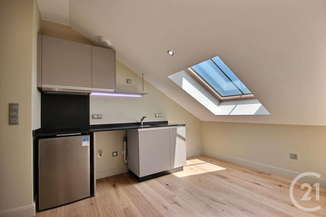 Appartement Studio à louer - 1 pièce - 26.0 m2 - BLOIS - 41 - CENTRE - Century 21 Girault Immobilier
